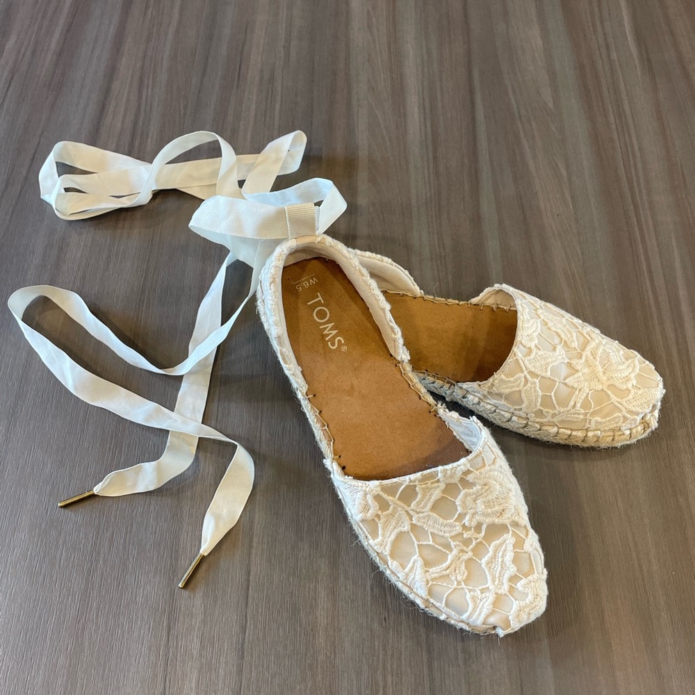 NWOT Tom’s Ballerina Shoes